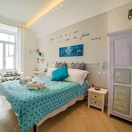 לינה וארוחת בוקר Bed In *