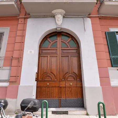 Bed In Couette-café